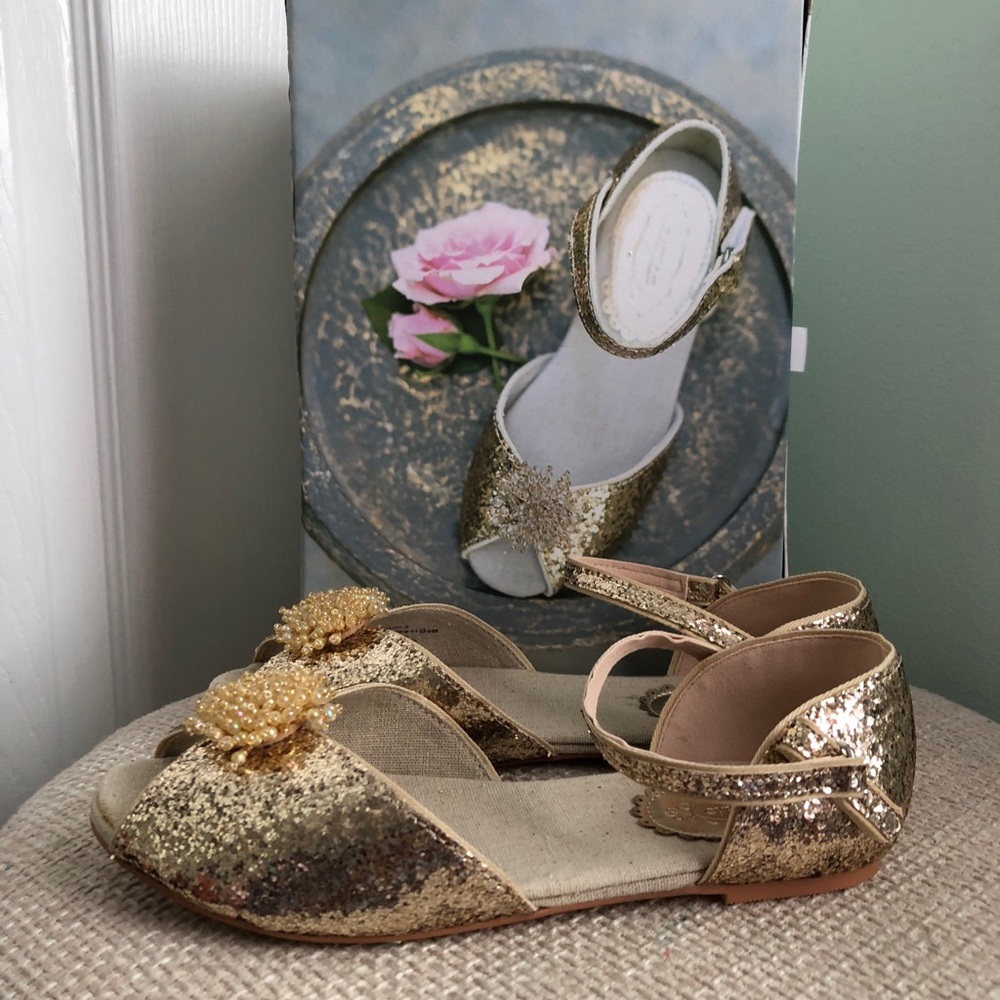 Joyfolie sandals!